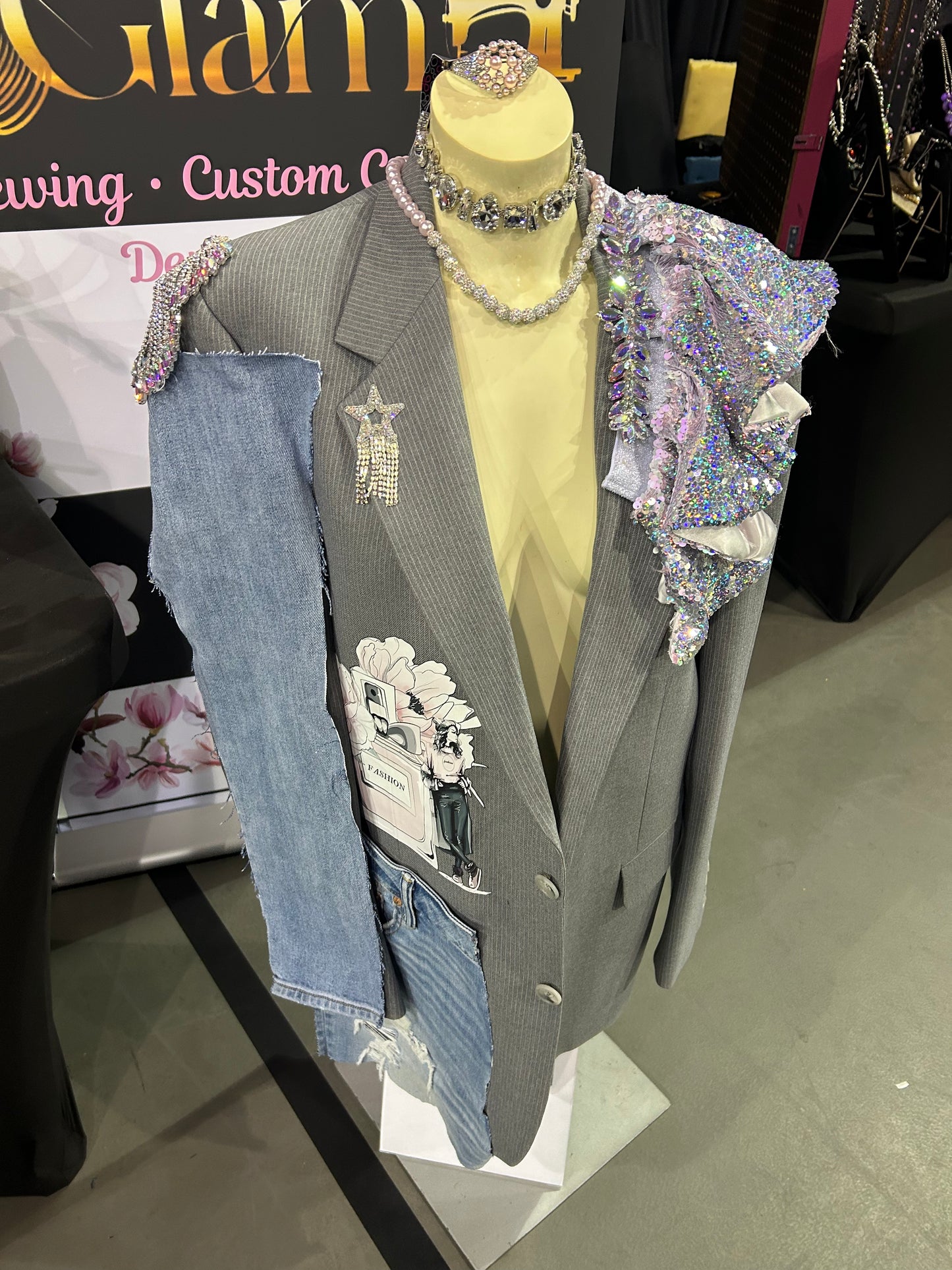 Fashion grey iridescent blazer